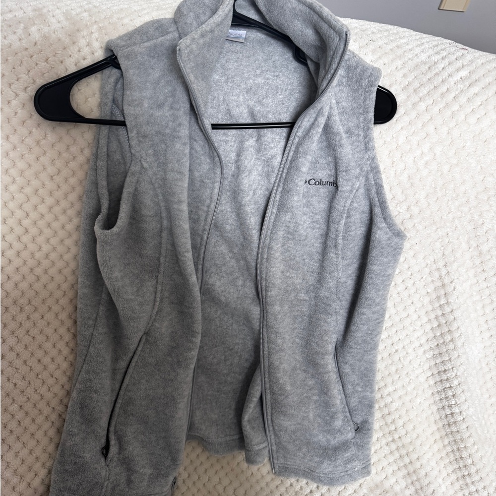 Columbia Light Gray Fleece Vest